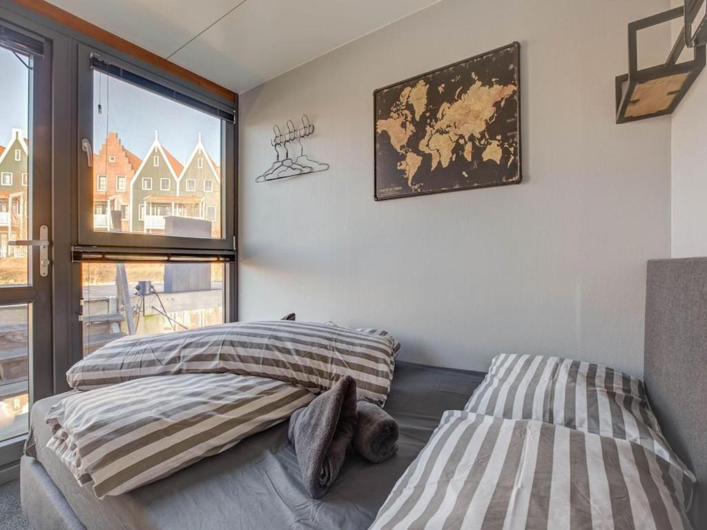 Hotel Modern Houseboat In Marina Of Volendam Exterior foto